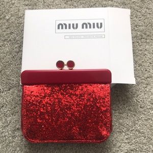 miu miu velvet kisslock